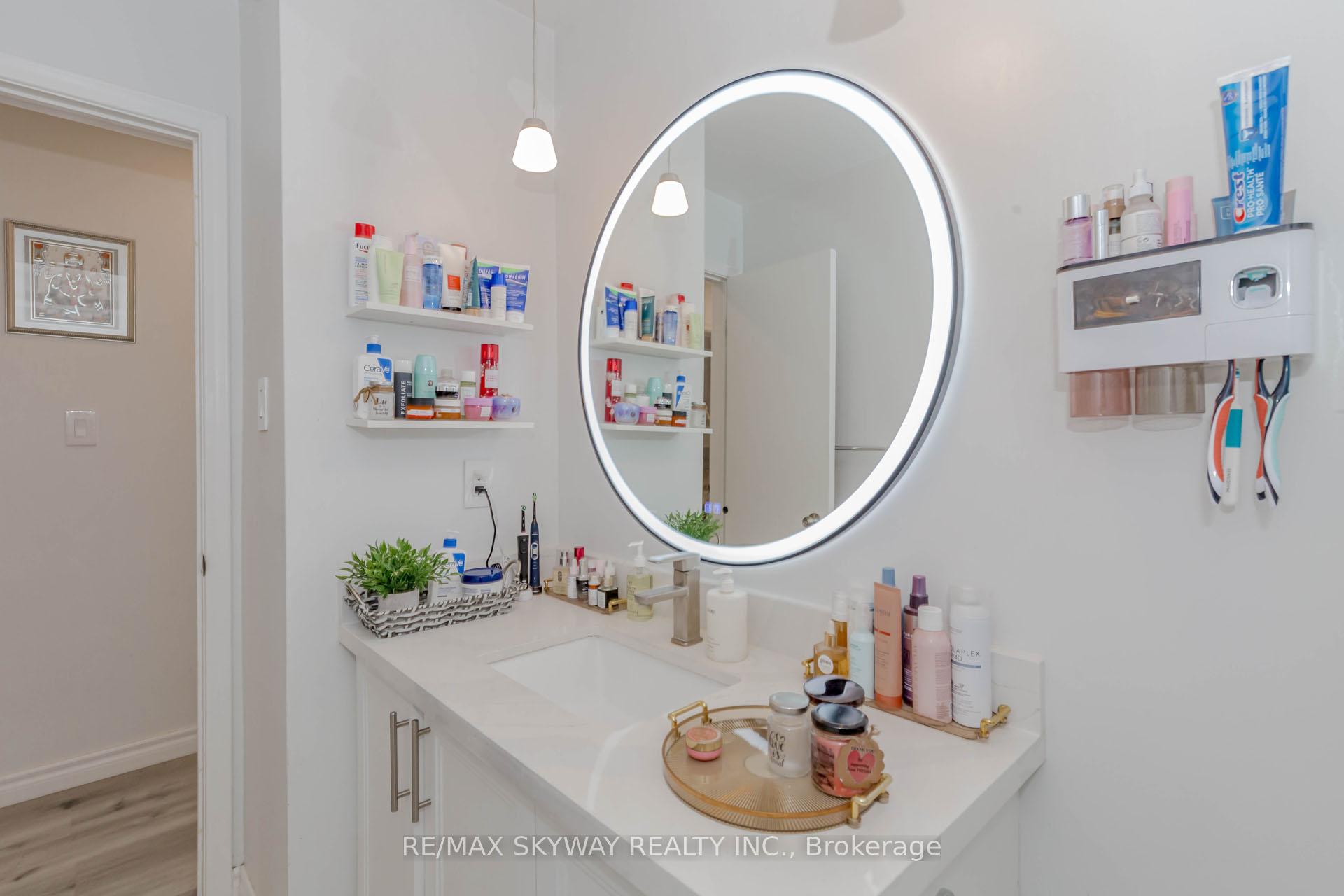 Photo 29 of 512 Glendene Crescent, Waterloo — HOMEH