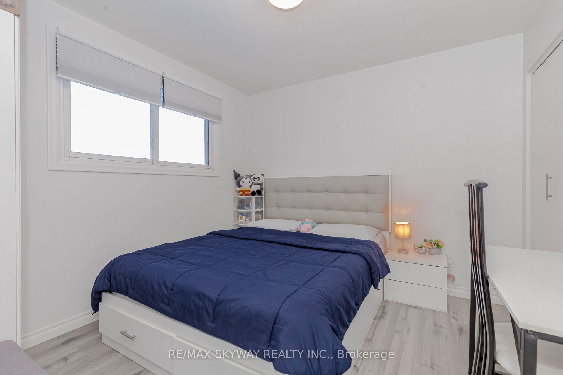 Photo 30 of 512 Glendene Crescent, Waterloo — HOMEH