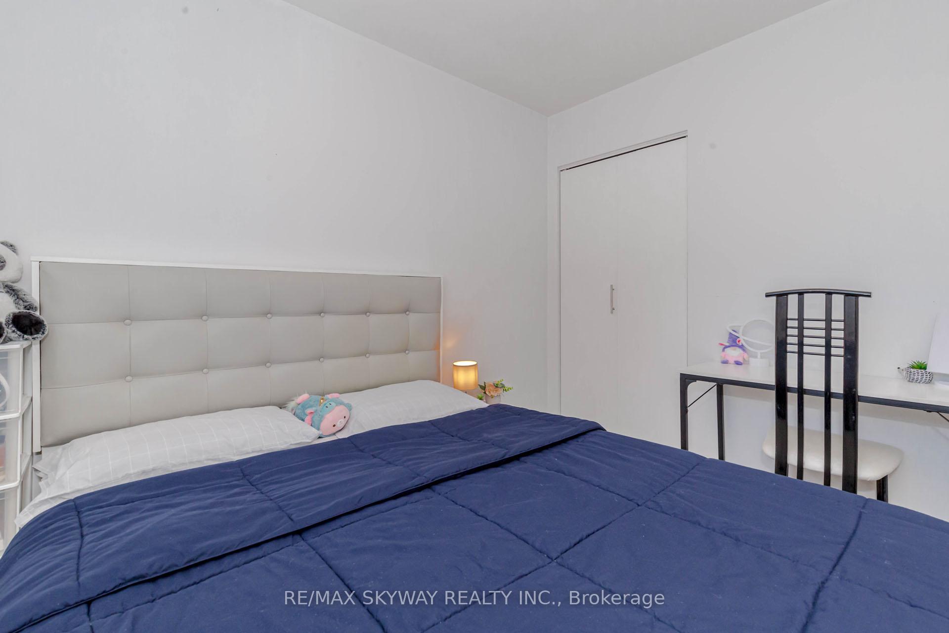 Photo 31 of 512 Glendene Crescent, Waterloo — HOMEH