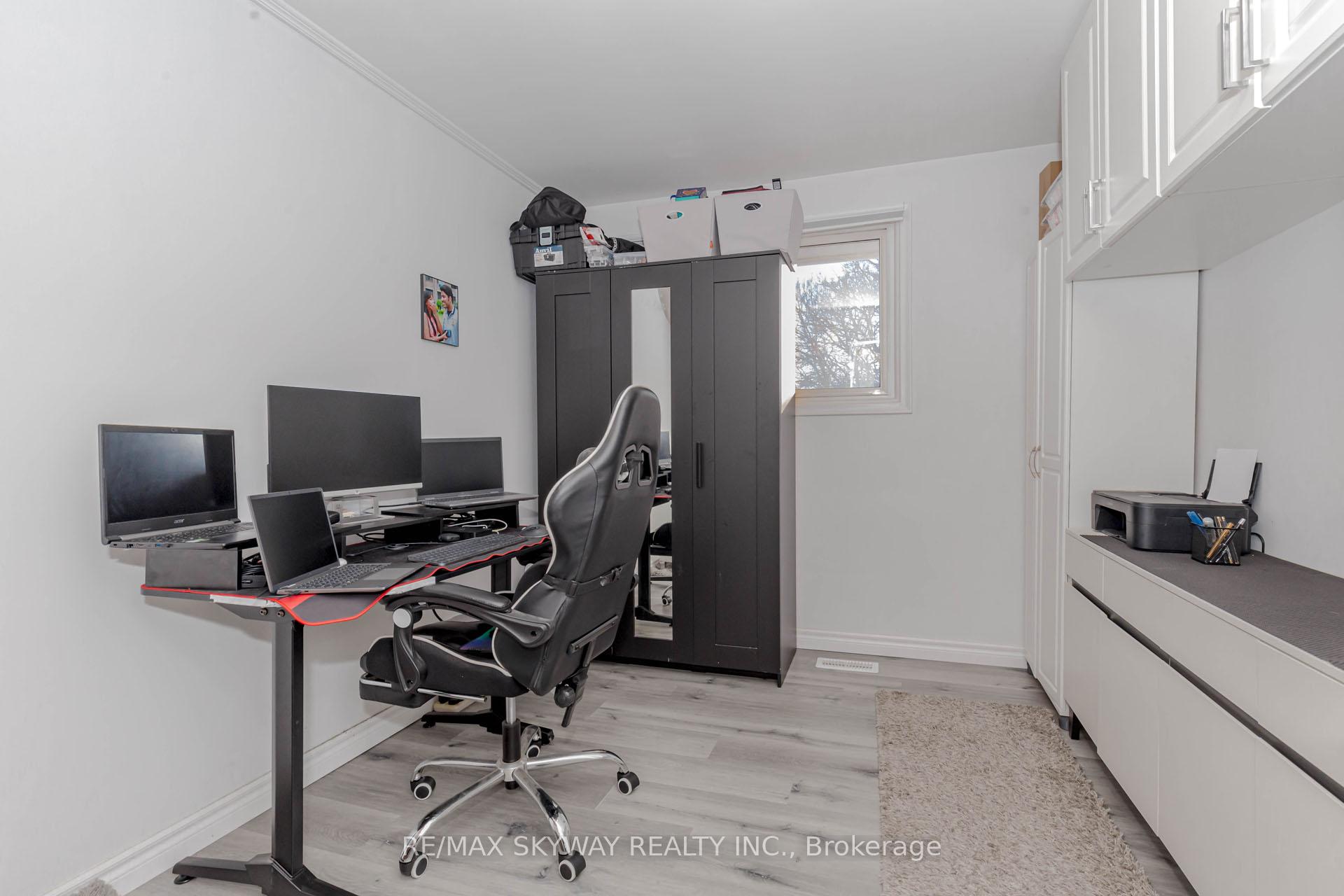 Photo 33 of 512 Glendene Crescent, Waterloo — HOMEH