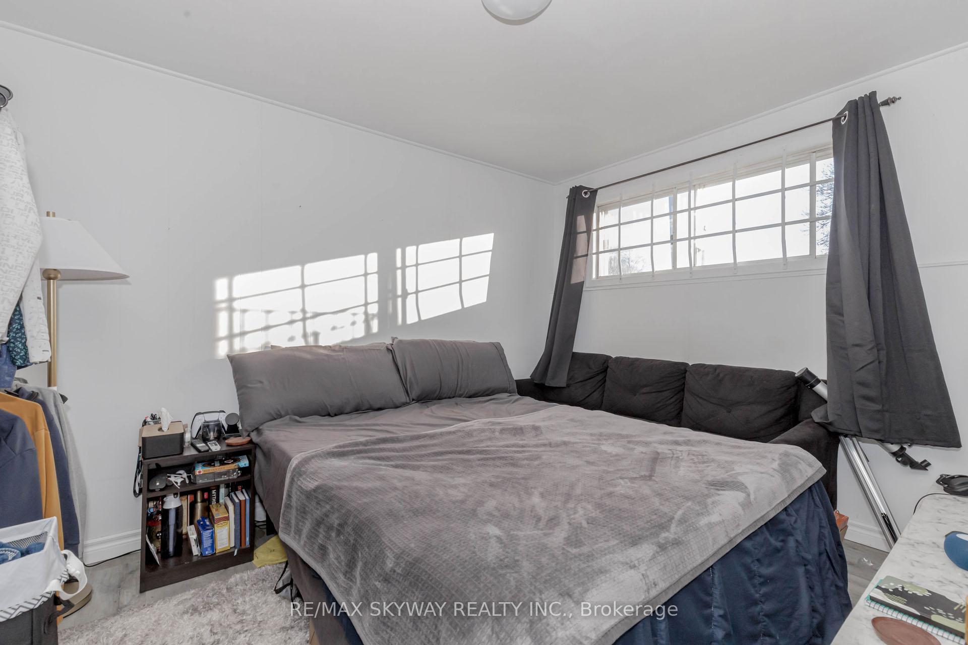 Photo 37 of 512 Glendene Crescent, Waterloo — HOMEH