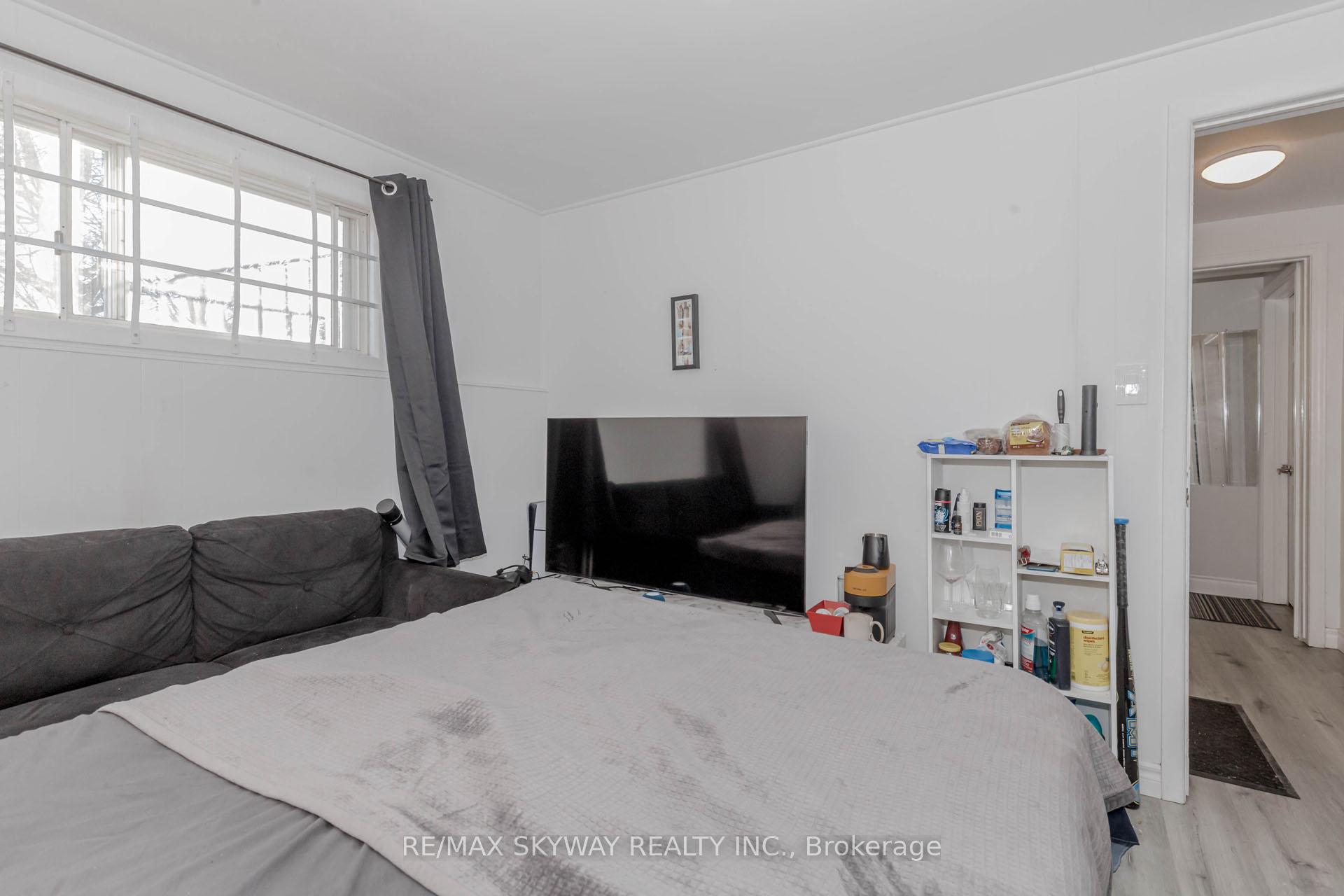 Photo 38 of 512 Glendene Crescent, Waterloo — HOMEH