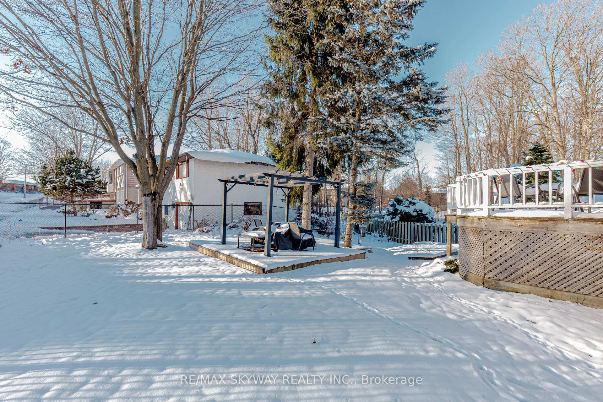 Photo 45 of 512 Glendene Crescent, Waterloo — HOMEH
