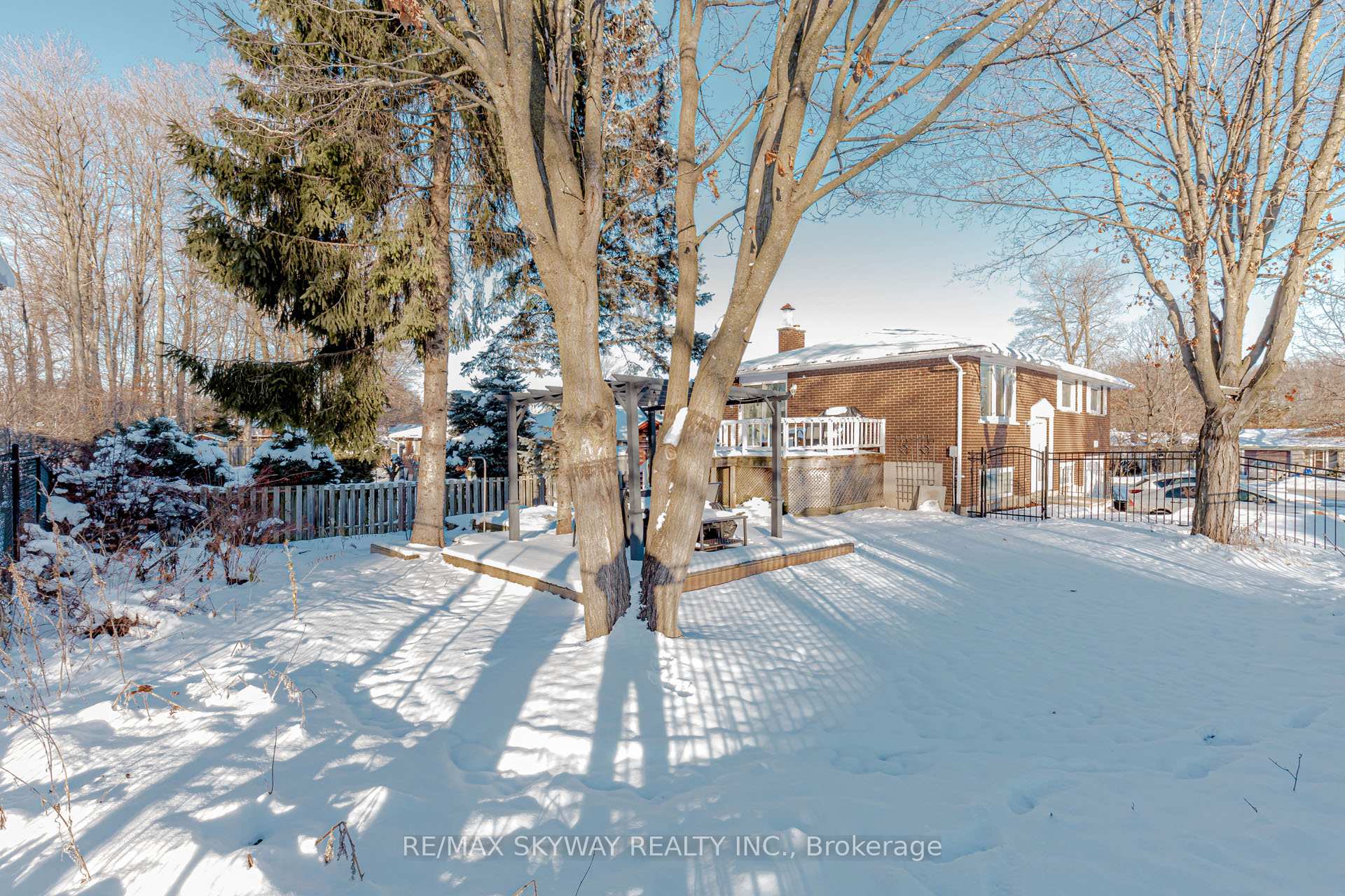 Photo 46 of 512 Glendene Crescent, Waterloo — HOMEH