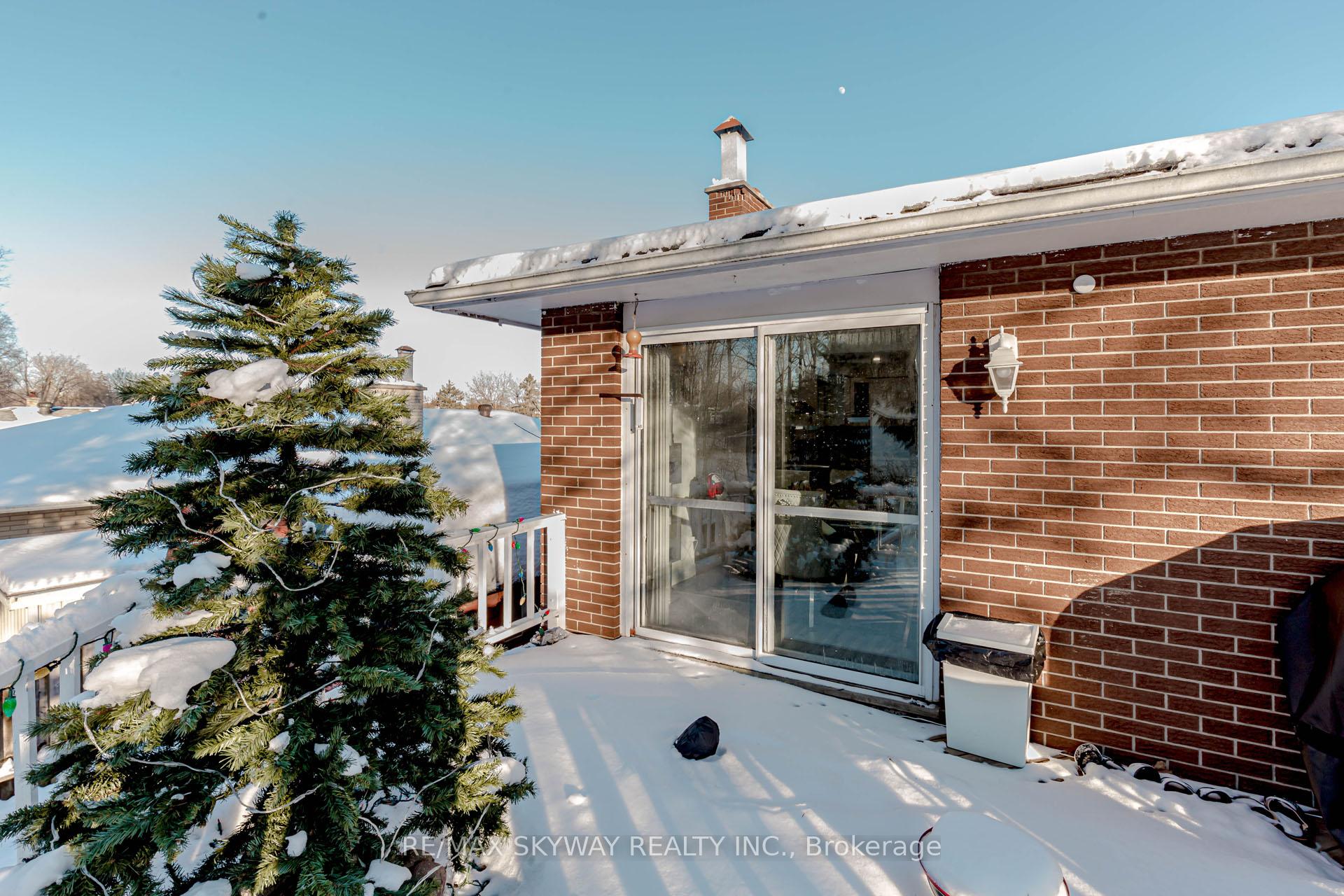 Photo 48 of 512 Glendene Crescent, Waterloo — HOMEH