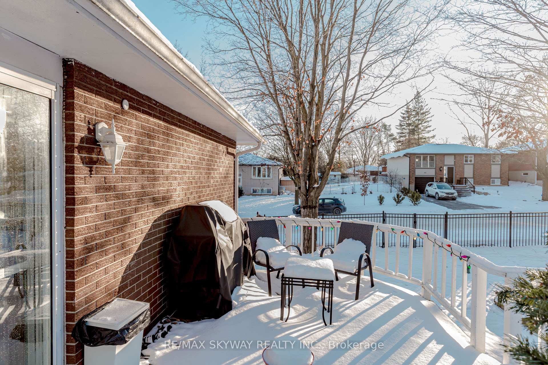 Photo 49 of 512 Glendene Crescent, Waterloo — HOMEH