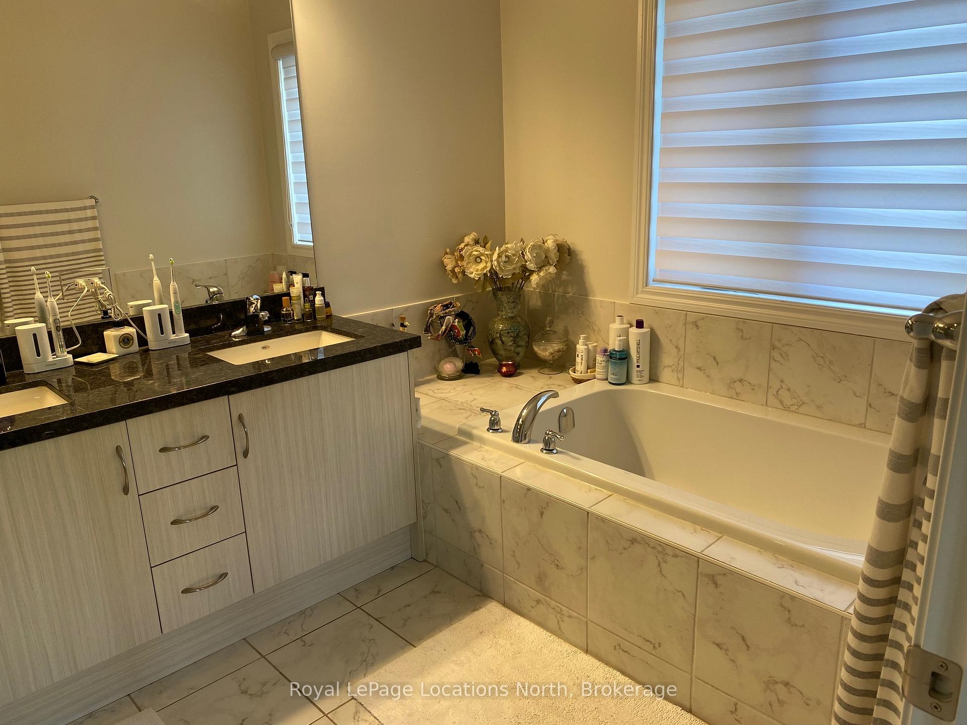 Photo 10 of 119 Crestview Court, Blue Mountains — HOMEH