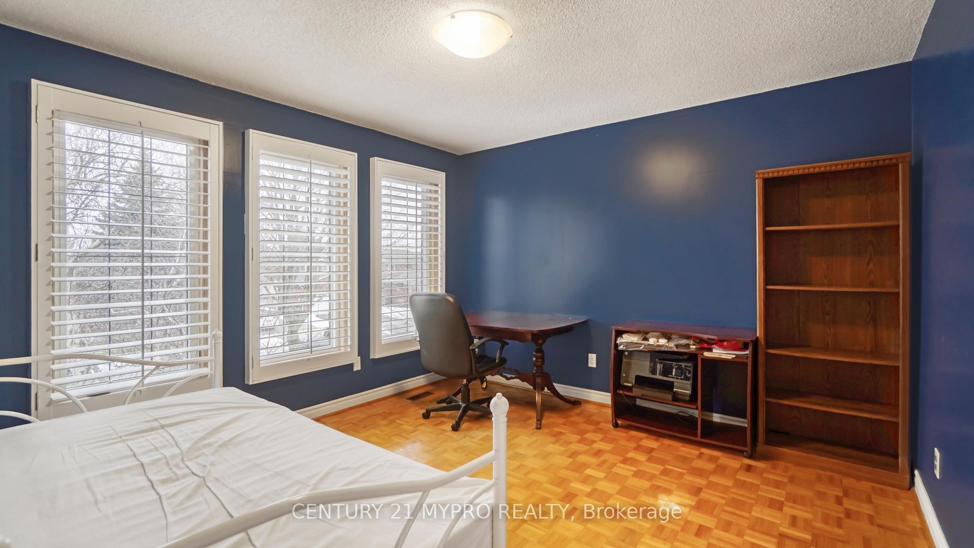 Photo 21 of 391 Greenock Drive, Vaughan, Maple — HOMEH