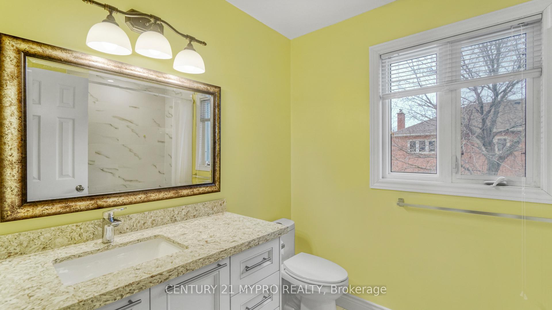 Photo 23 of 391 Greenock Drive, Vaughan, Maple — HOMEH