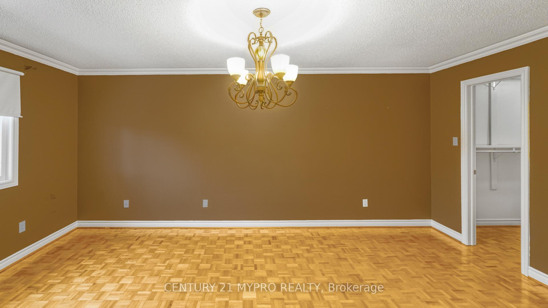 Photo 25 of 391 Greenock Drive, Vaughan, Maple — HOMEH