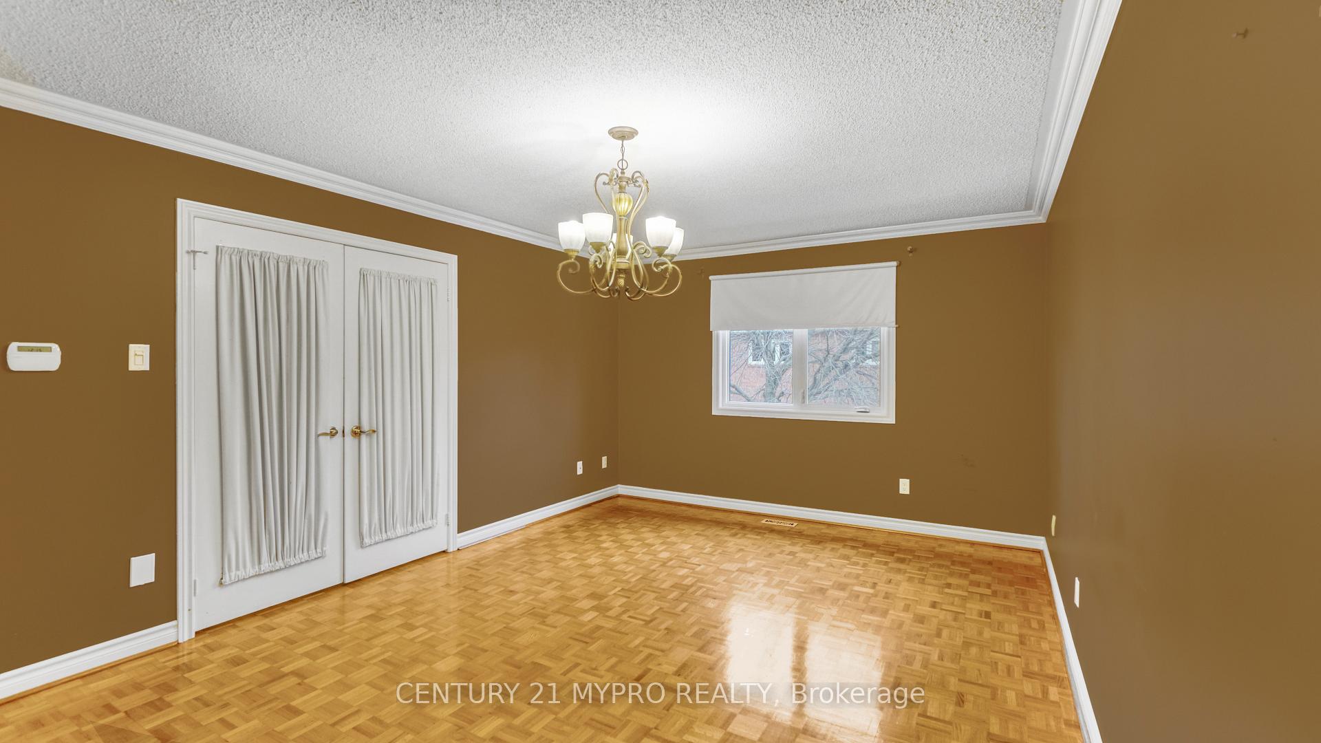 Photo 27 of 391 Greenock Drive, Vaughan, Maple — HOMEH