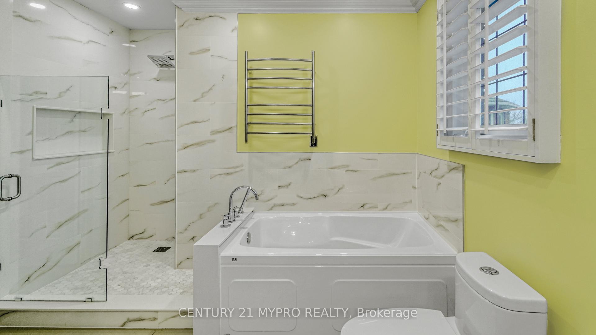 Photo 29 of 391 Greenock Drive, Vaughan, Maple — HOMEH
