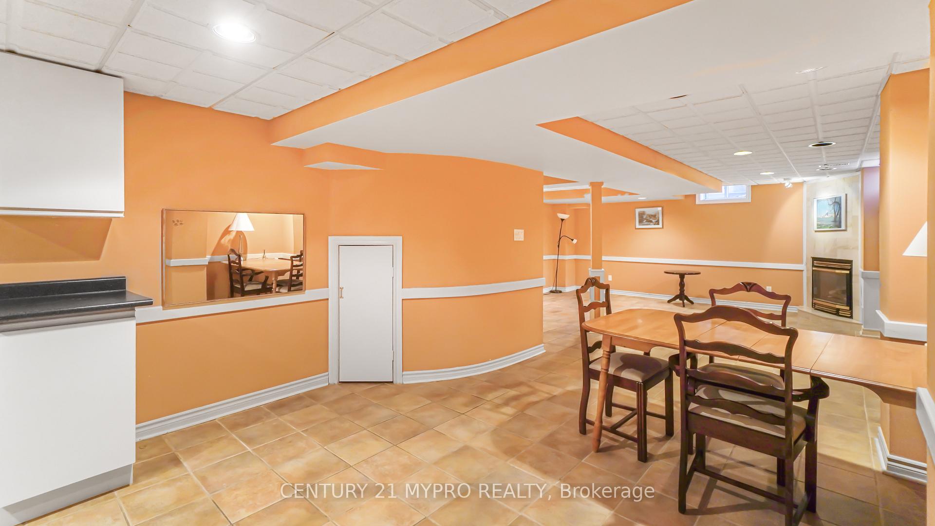 Photo 34 of 391 Greenock Drive, Vaughan, Maple — HOMEH