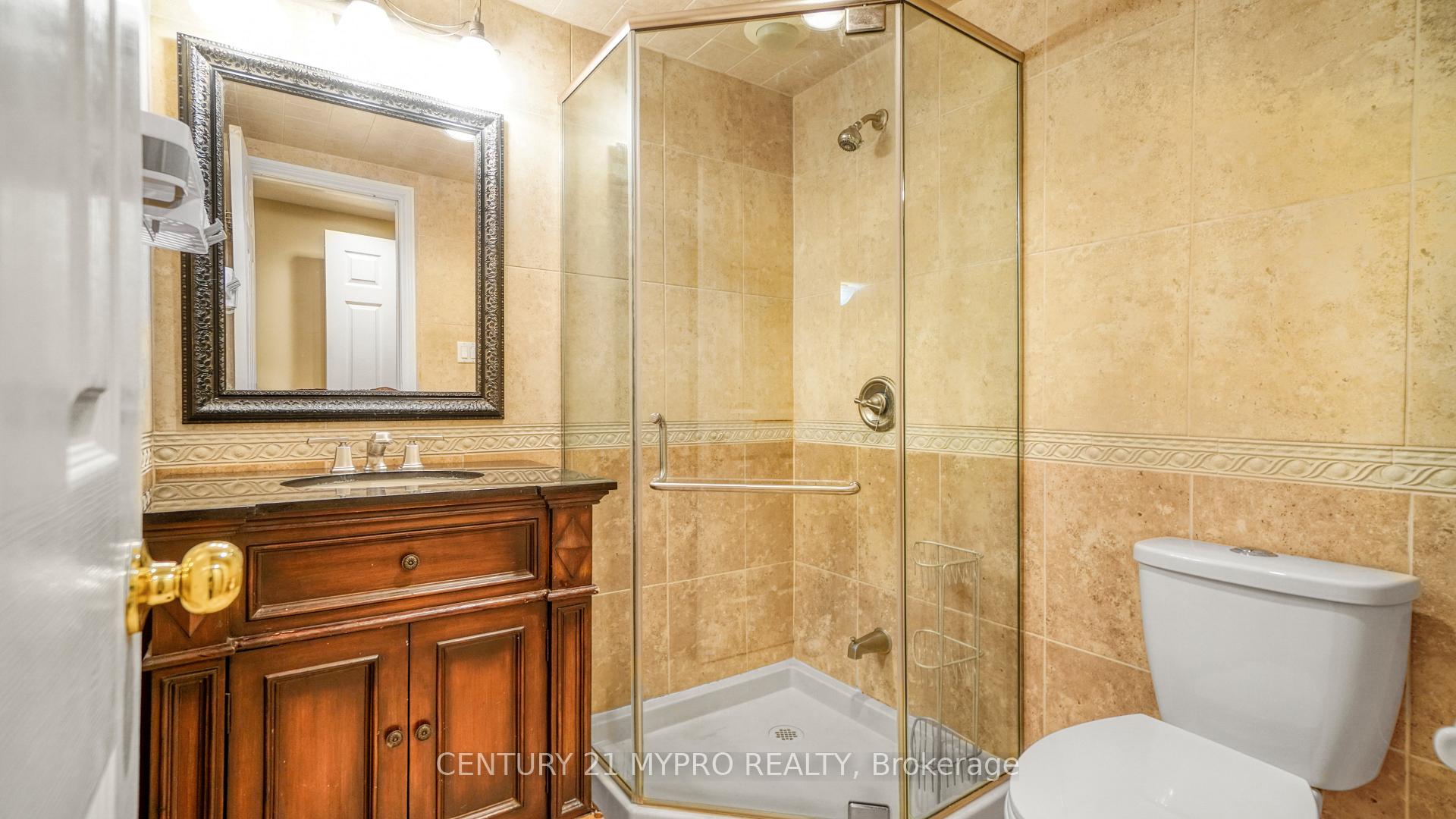 Photo 36 of 391 Greenock Drive, Vaughan, Maple — HOMEH