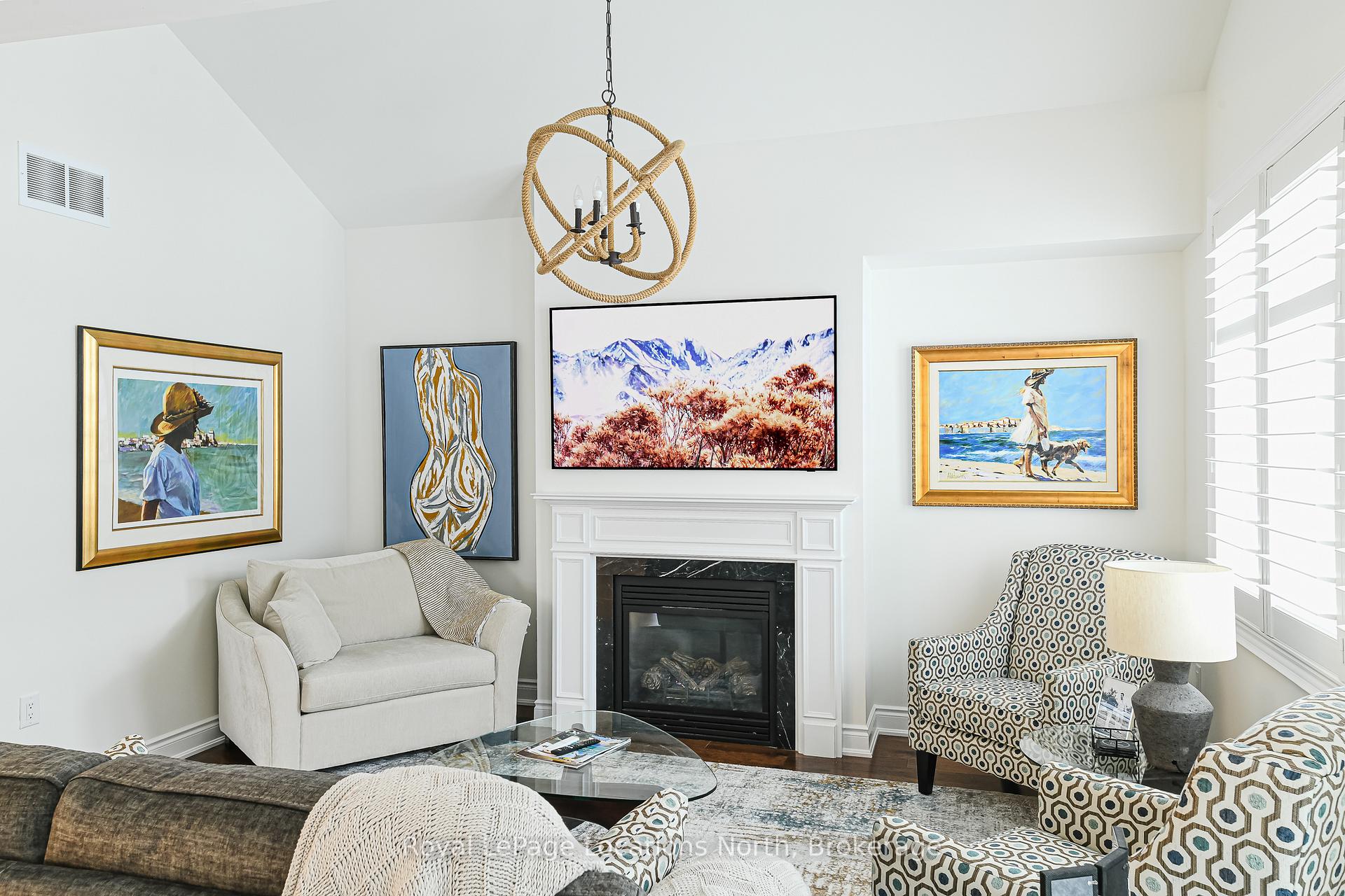 Photo 4 of 93 Sandy Coast Crescent, Wasaga Beach — HOMEH