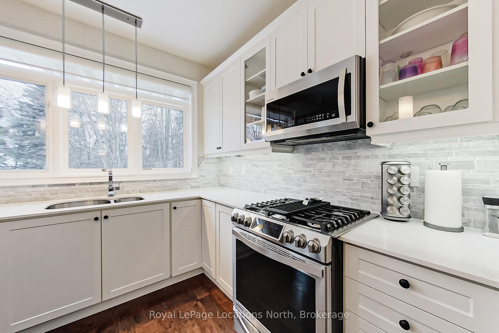 Photo 14 of 93 Sandy Coast Crescent, Wasaga Beach — HOMEH