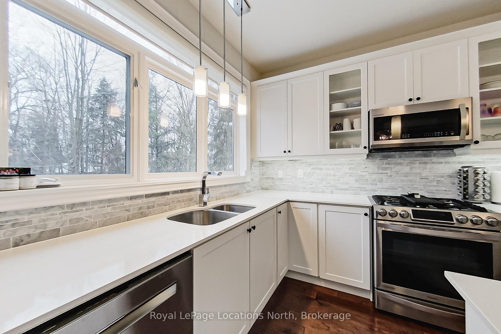 Photo 16 of 93 Sandy Coast Crescent, Wasaga Beach — HOMEH