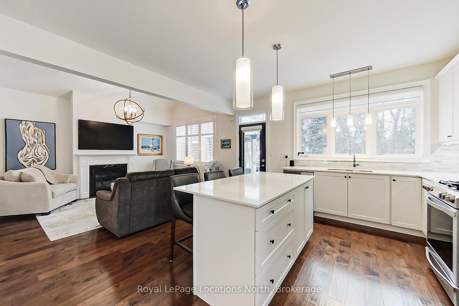 Photo 17 of 93 Sandy Coast Crescent, Wasaga Beach — HOMEH