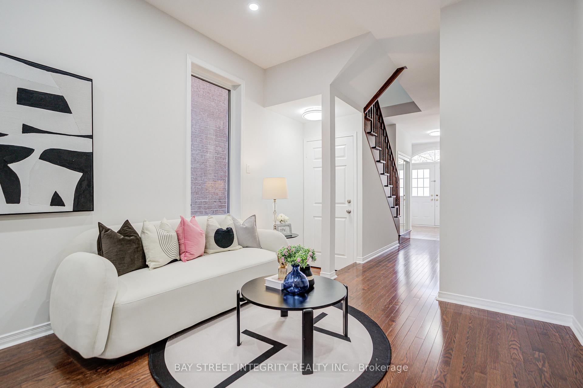 Photo 5 of 108 Catalpa Crescent, Vaughan, Patterson — HOMEH