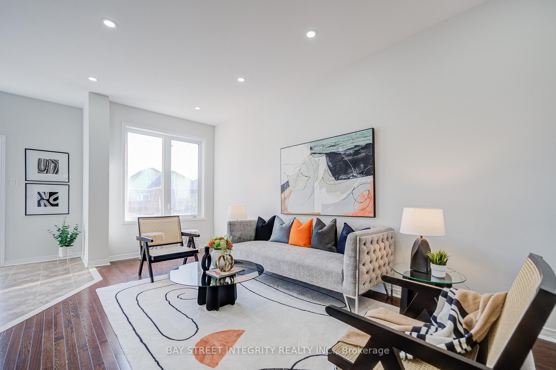 Photo 7 of 108 Catalpa Crescent, Vaughan, Patterson — HOMEH