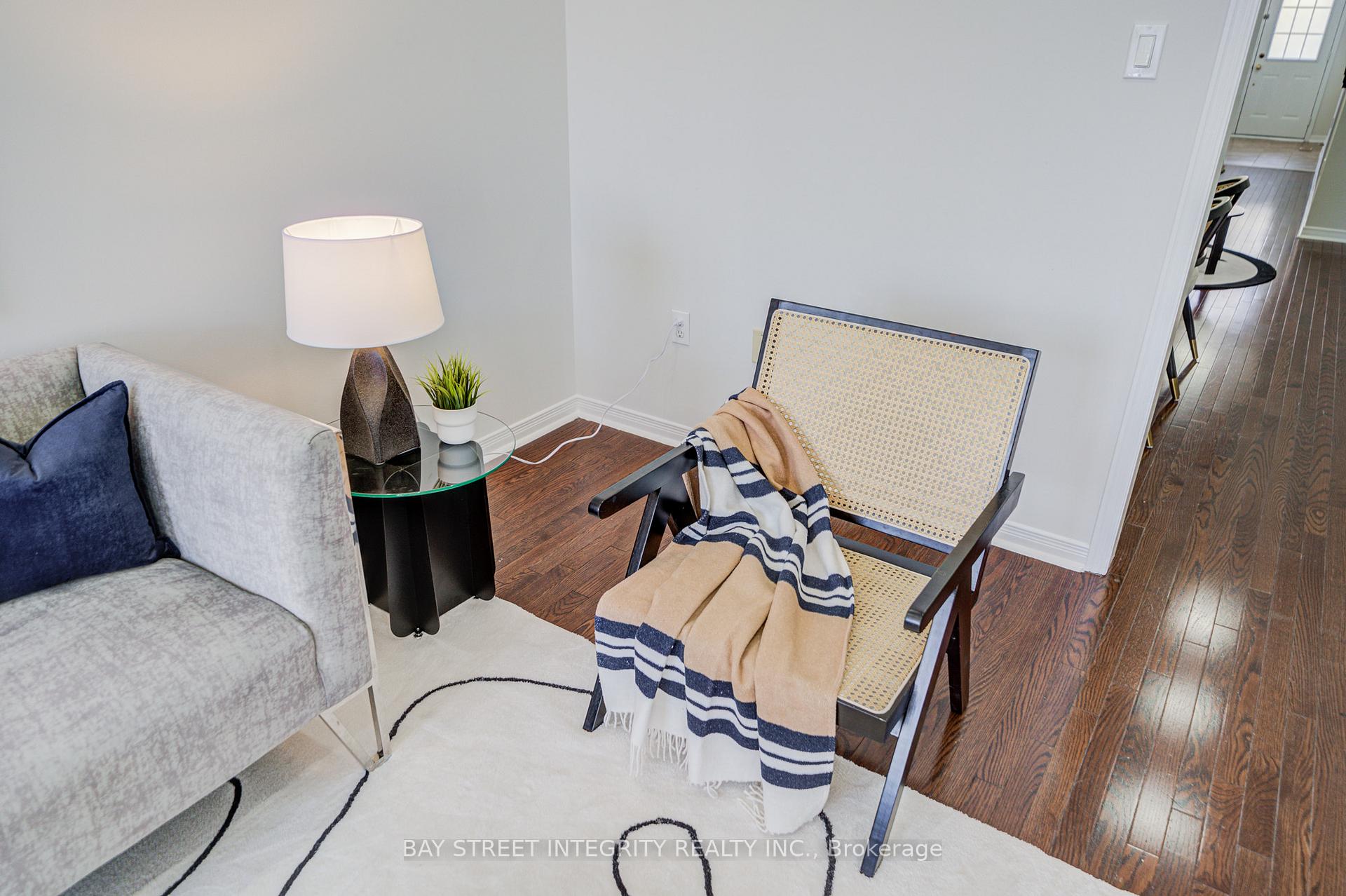Photo 11 of 108 Catalpa Crescent, Vaughan, Patterson — HOMEH