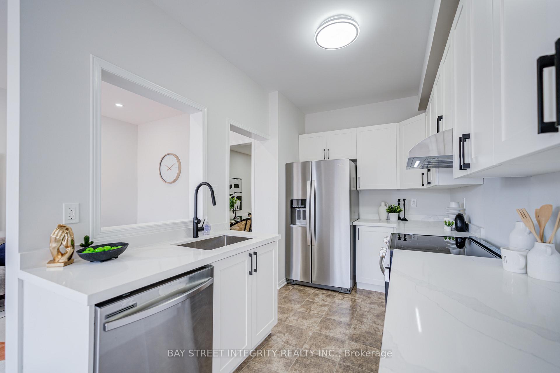 Photo 12 of 108 Catalpa Crescent, Vaughan, Patterson — HOMEH