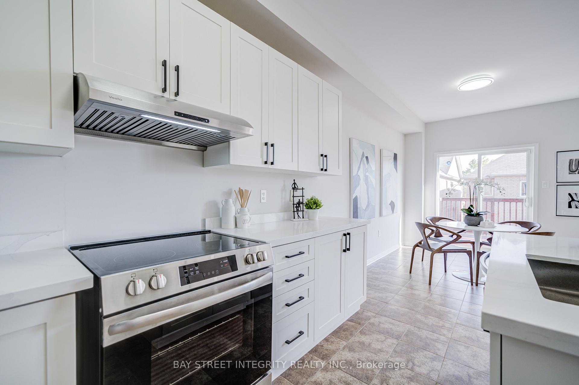 Photo 13 of 108 Catalpa Crescent, Vaughan, Patterson — HOMEH