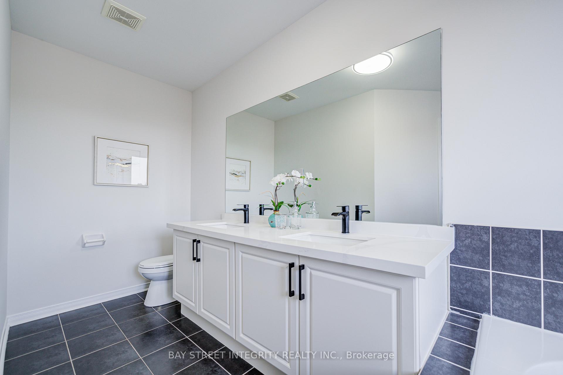 Photo 33 of 108 Catalpa Crescent, Vaughan, Patterson — HOMEH