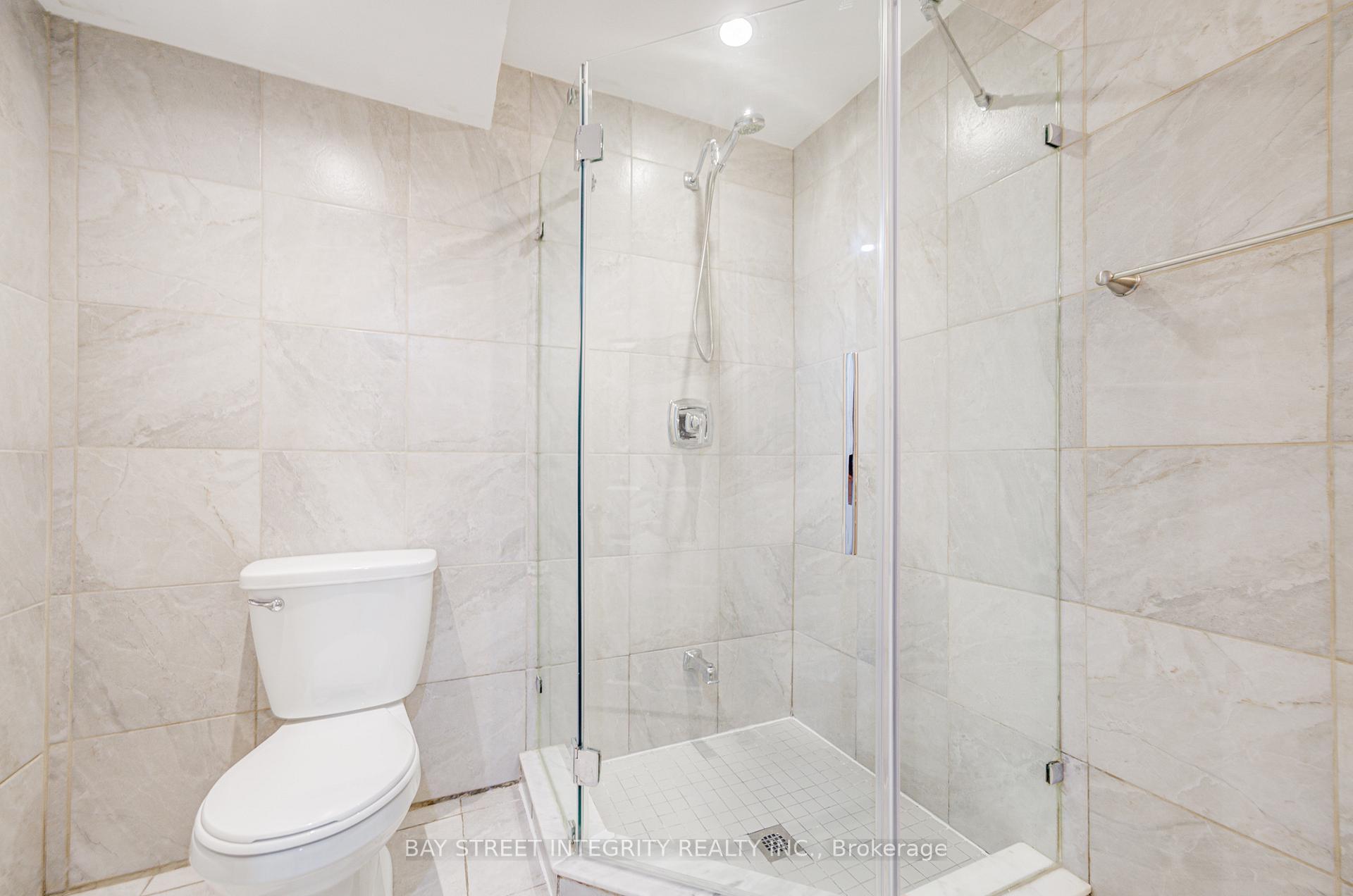 Photo 37 of 108 Catalpa Crescent, Vaughan, Patterson — HOMEH