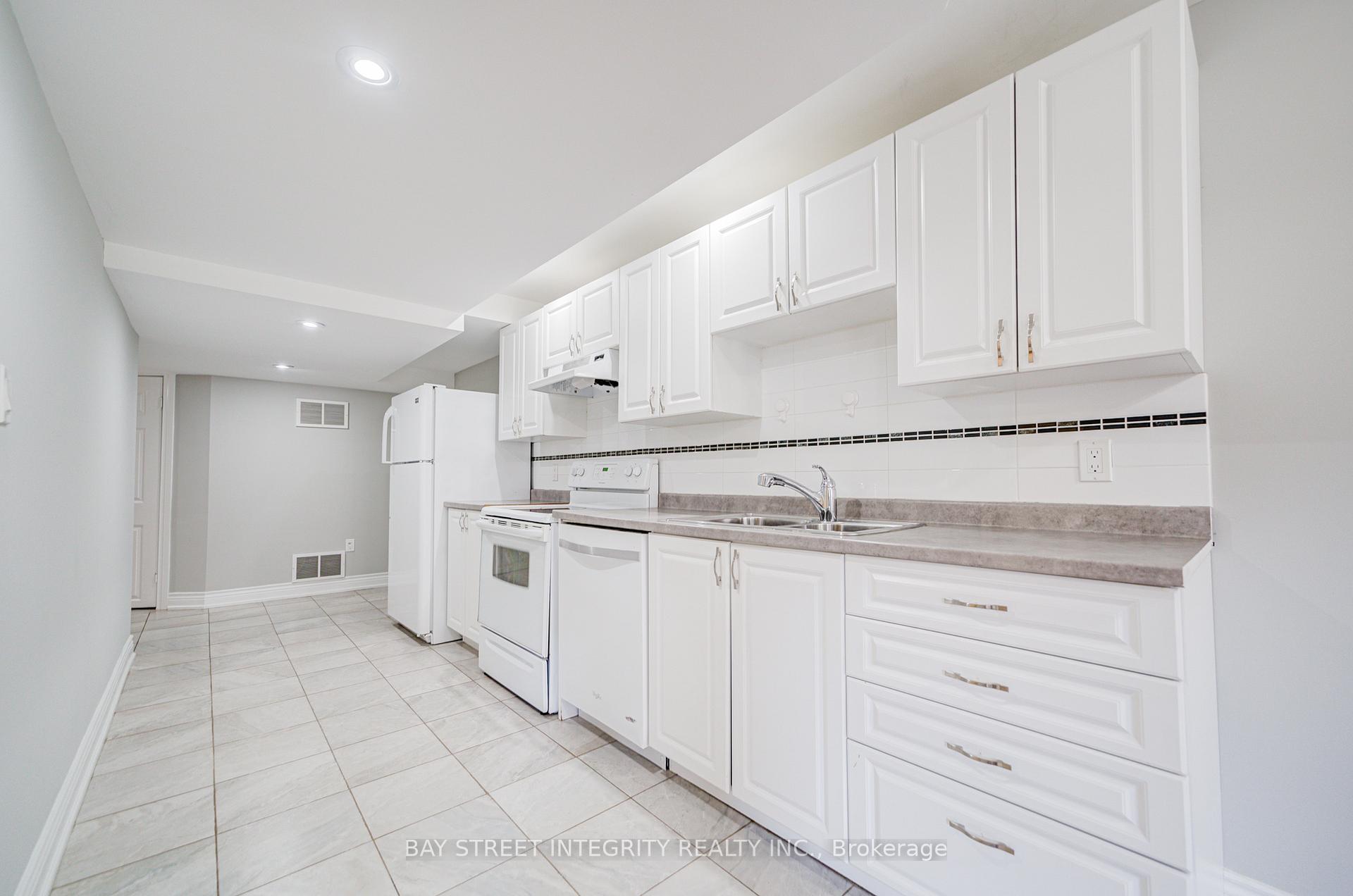 Photo 41 of 108 Catalpa Crescent, Vaughan, Patterson — HOMEH
