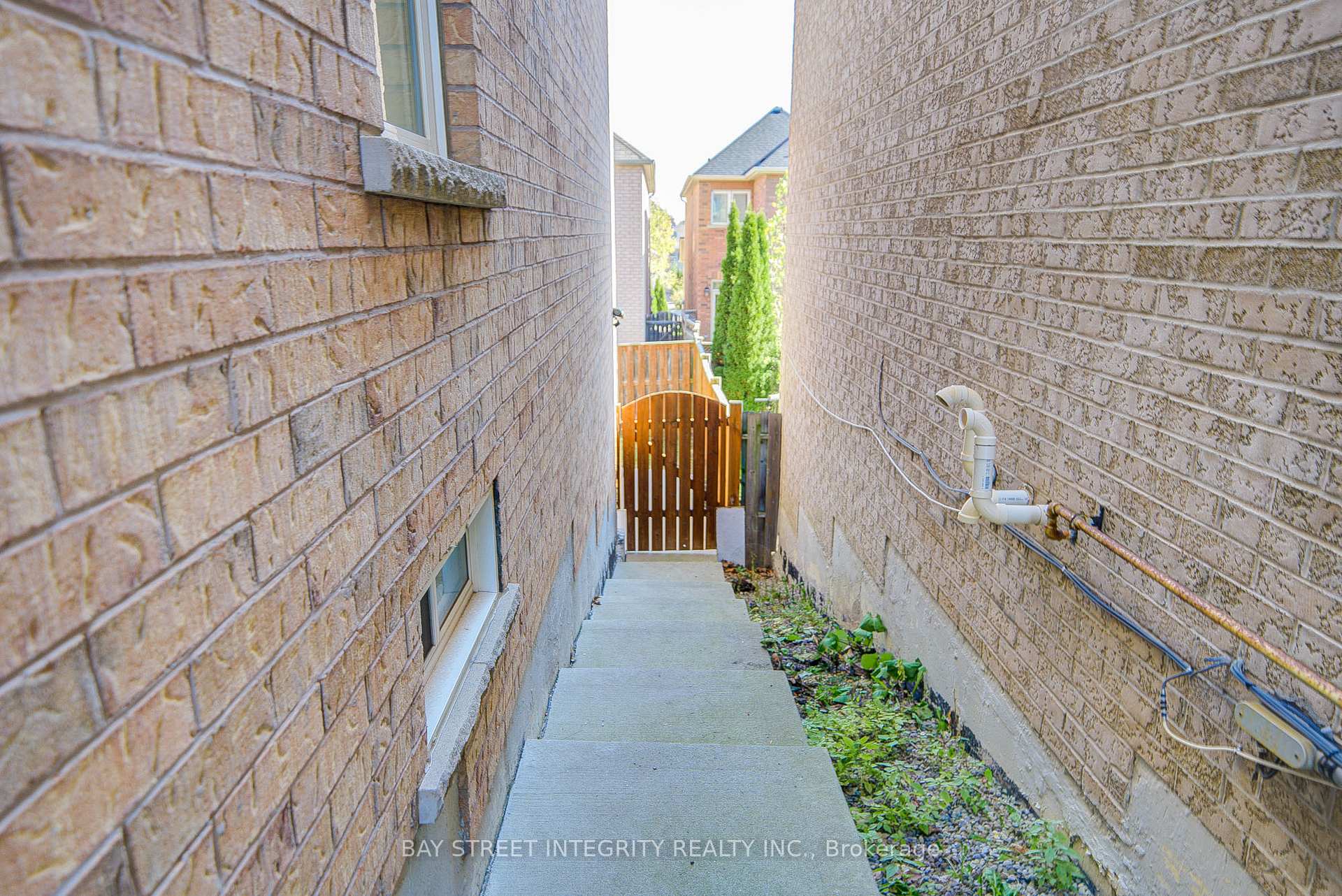 Photo 49 of 108 Catalpa Crescent, Vaughan, Patterson — HOMEH