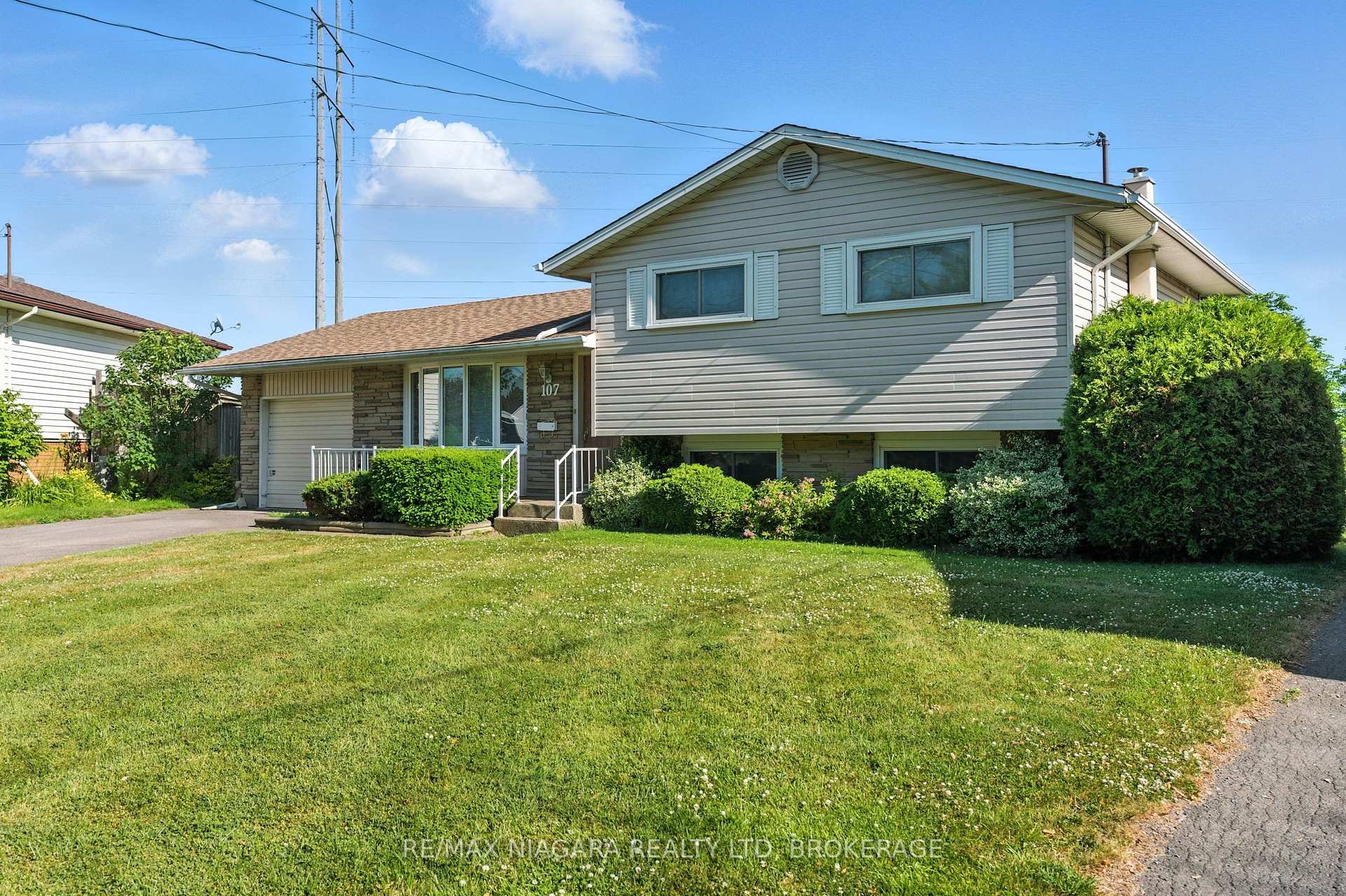 Photo 2 of 107 Harrison Avenue, Welland, Lincoln/Crowland — HOMEH