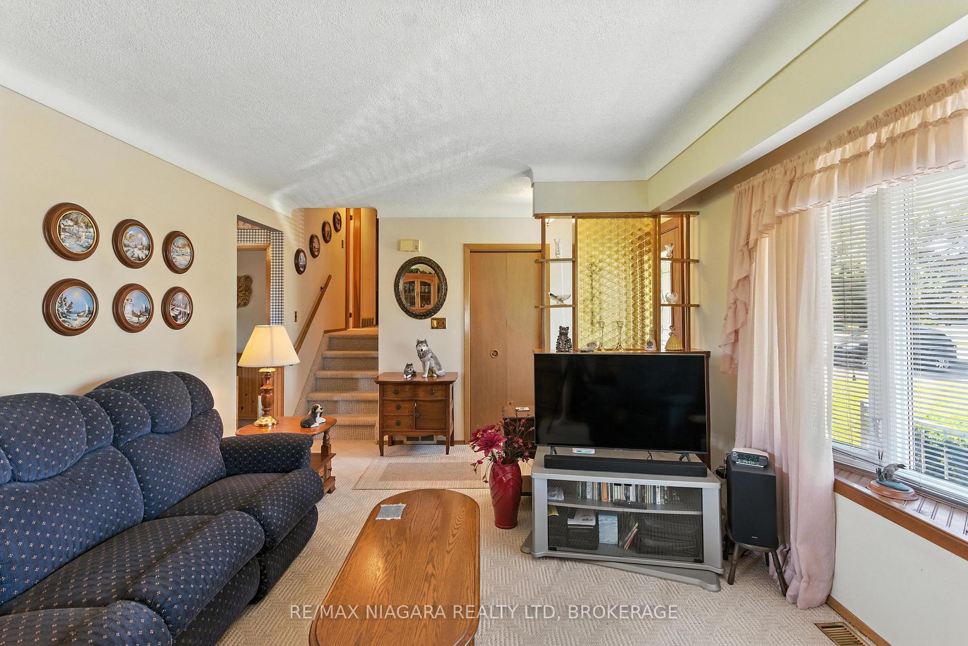 Photo 4 of 107 Harrison Avenue, Welland, Lincoln/Crowland — HOMEH