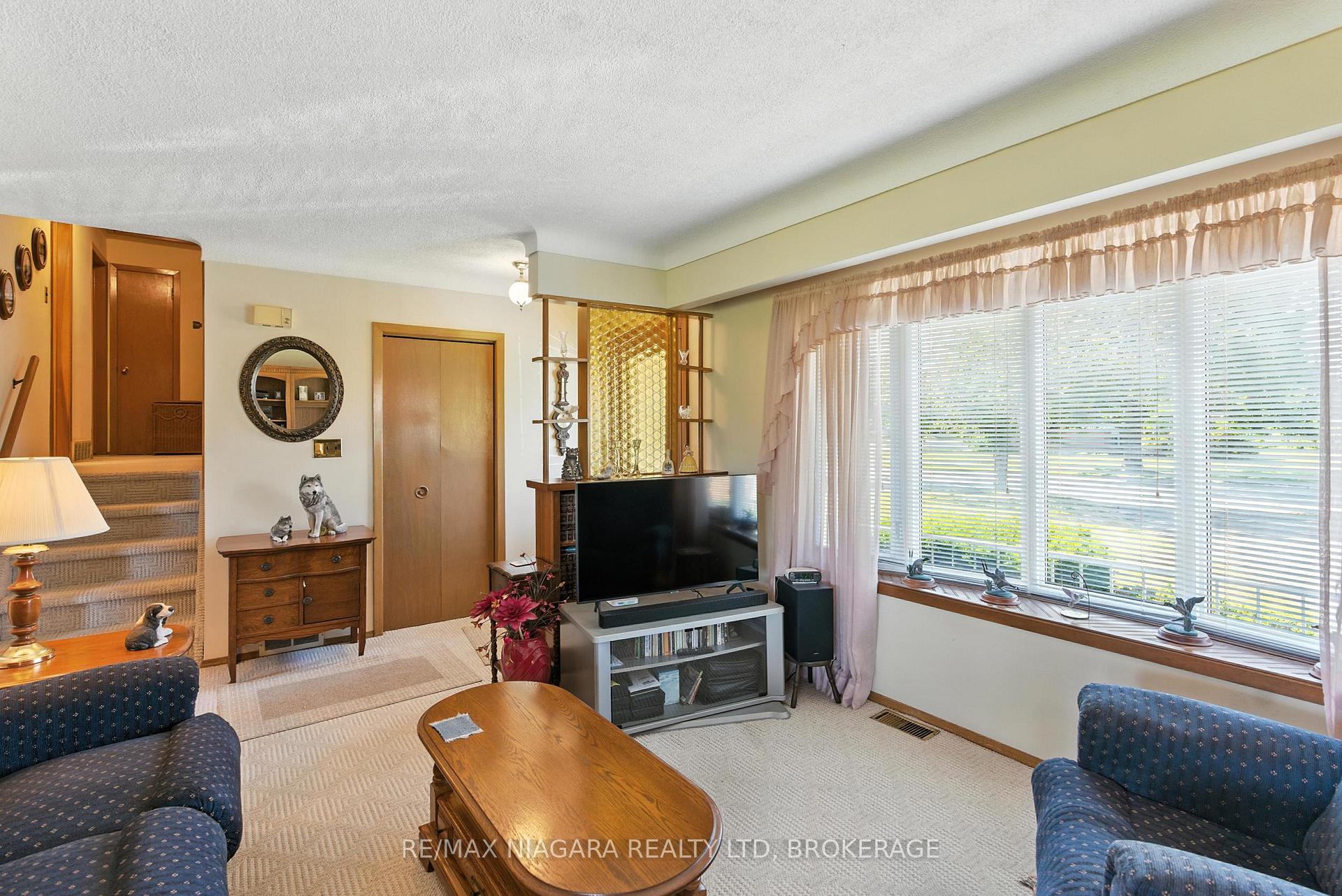 Photo 5 of 107 Harrison Avenue, Welland, Lincoln/Crowland — HOMEH