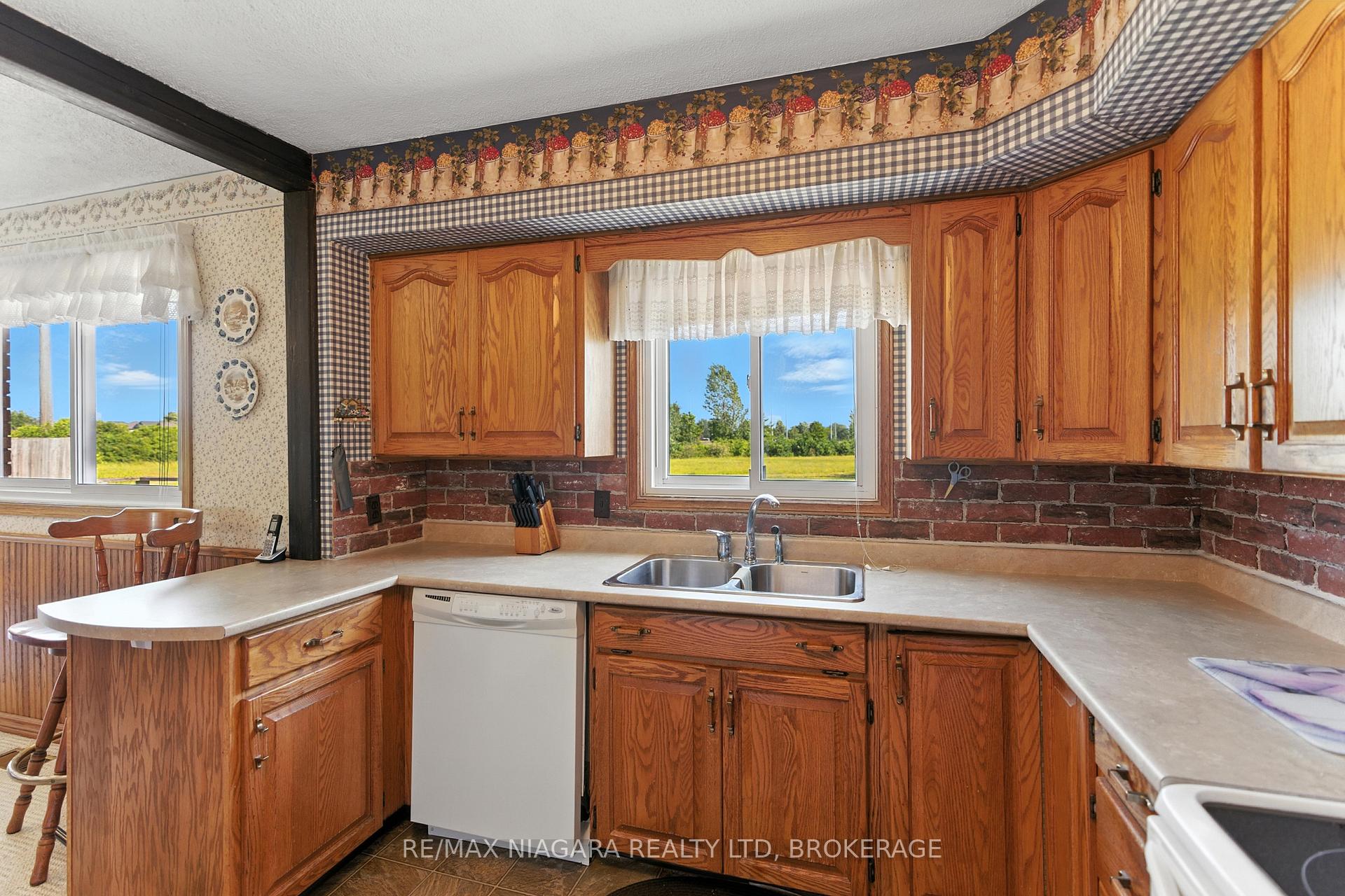 Photo 12 of 107 Harrison Avenue, Welland, Lincoln/Crowland — HOMEH