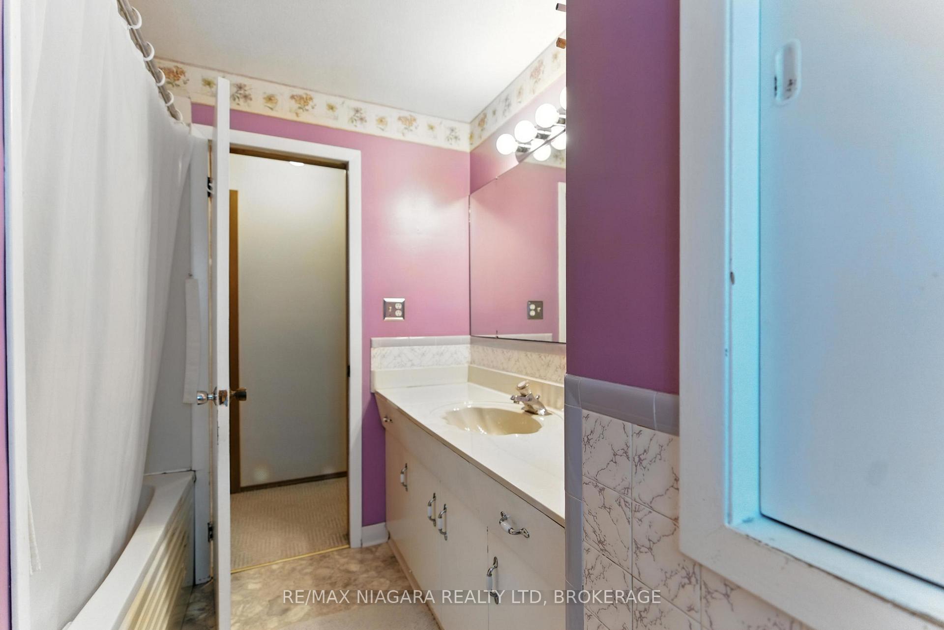 Photo 13 of 107 Harrison Avenue, Welland, Lincoln/Crowland — HOMEH