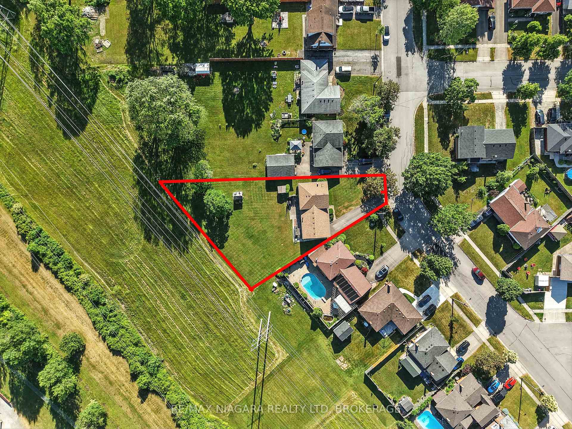 Photo 37 of 107 Harrison Avenue, Welland, Lincoln/Crowland — HOMEH