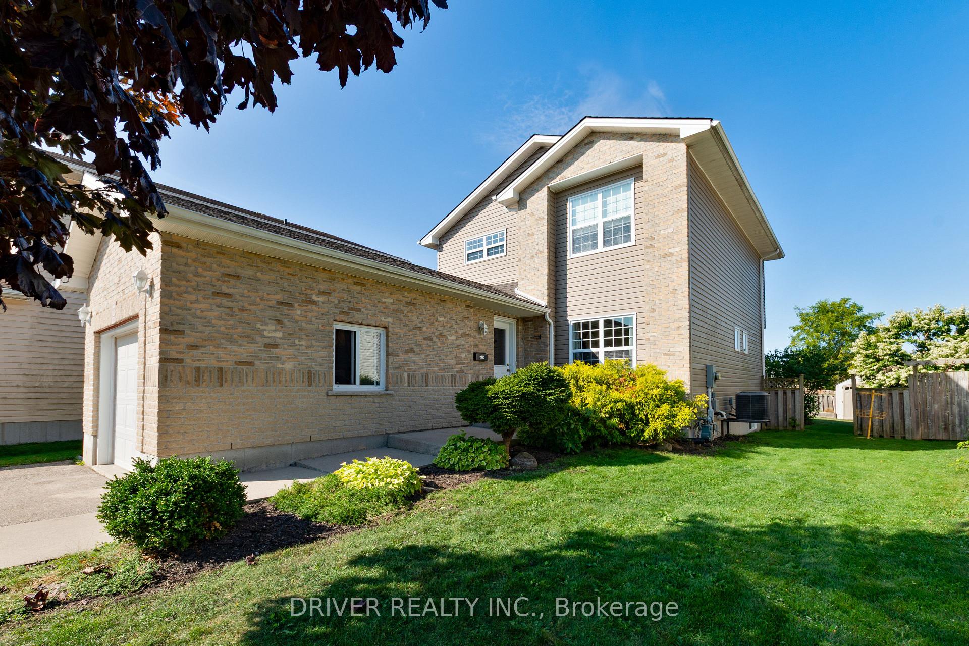 Photo 4 of 12 Tara Court, Aylmer — HOMEH