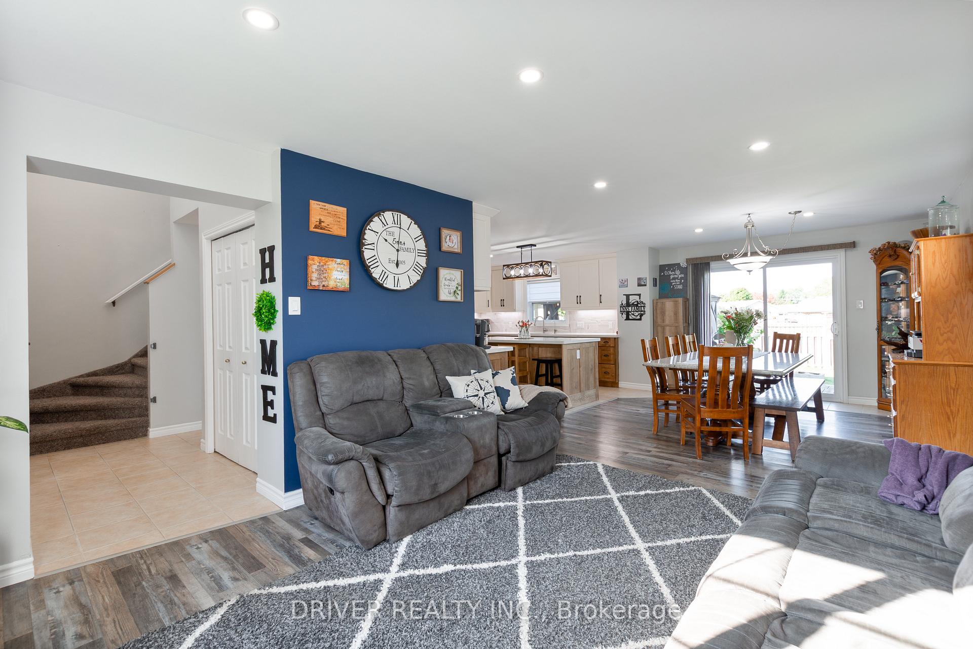 Photo 6 of 12 Tara Court, Aylmer — HOMEH