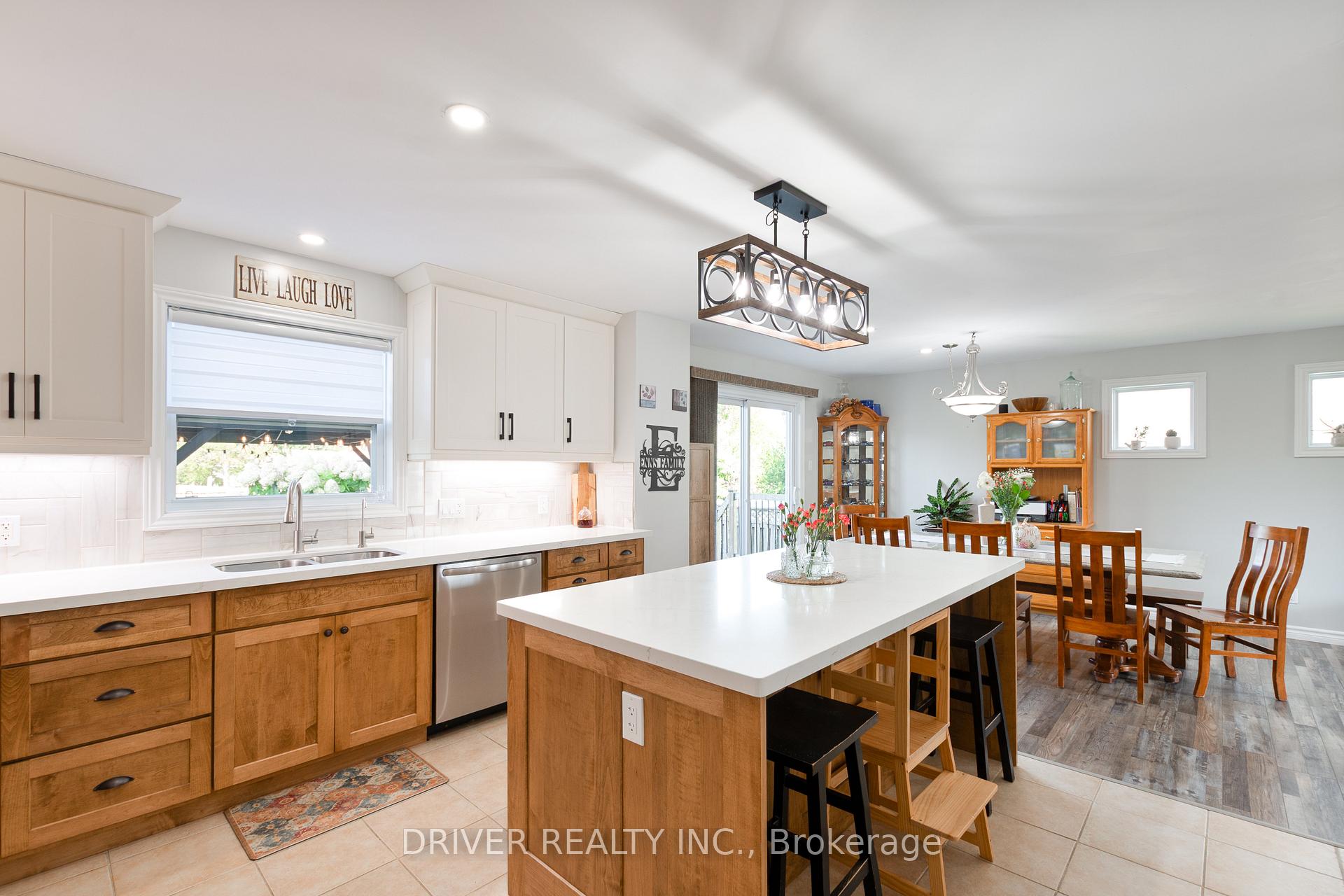 Photo 9 of 12 Tara Court, Aylmer — HOMEH