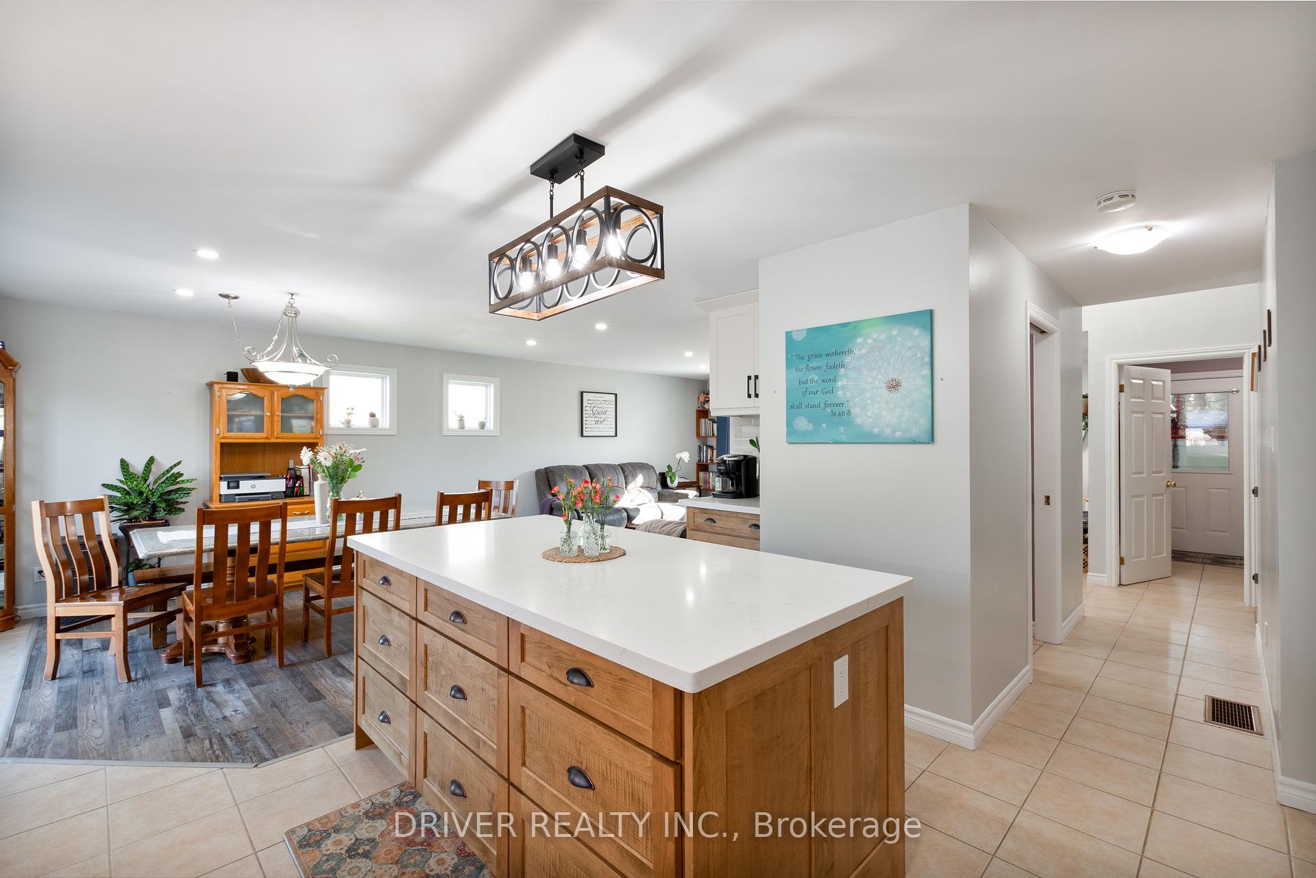 Photo 12 of 12 Tara Court, Aylmer — HOMEH