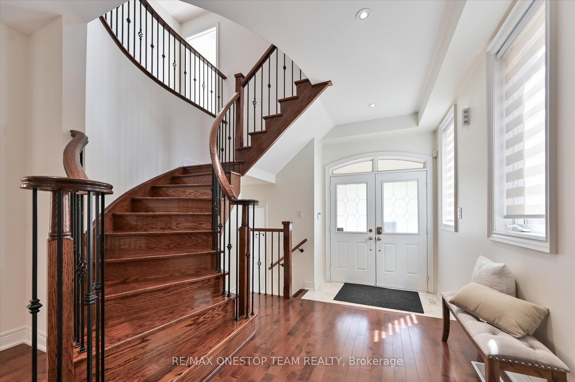 Photo 4 of 82 Heritage Estates Road, Vaughan, Patterson — HOMEH