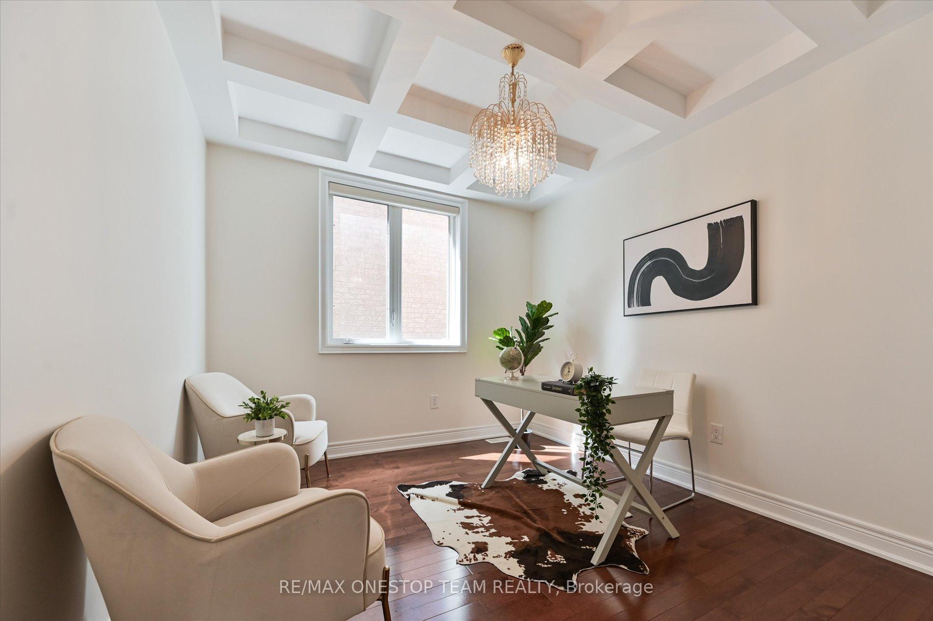 Photo 5 of 82 Heritage Estates Road, Vaughan, Patterson — HOMEH