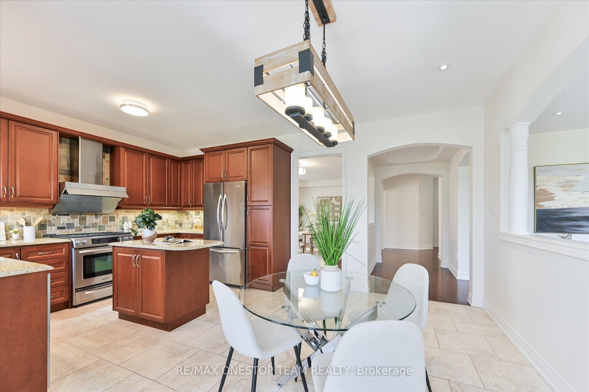 Photo 12 of 82 Heritage Estates Road, Vaughan, Patterson — HOMEH