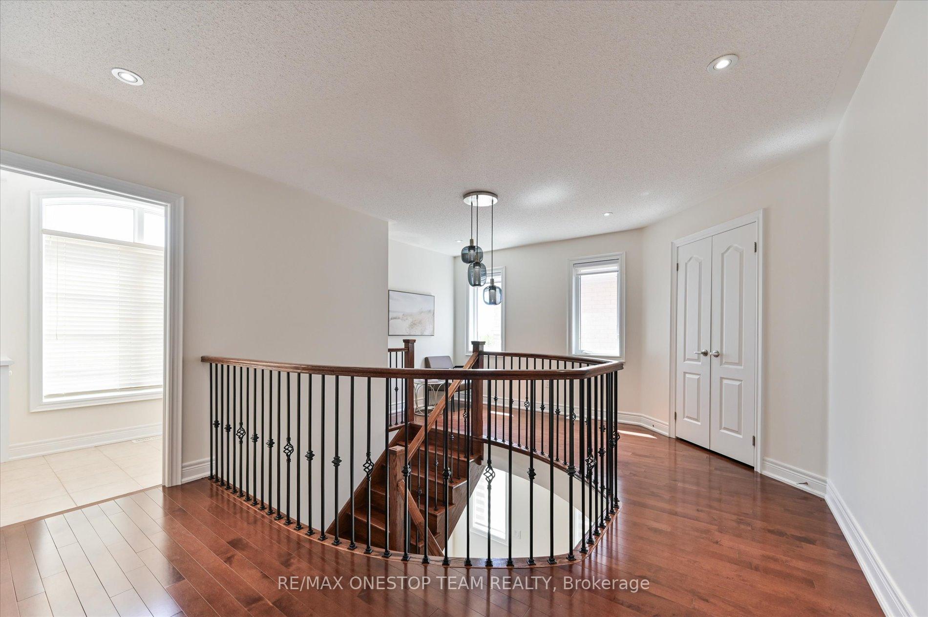 Photo 17 of 82 Heritage Estates Road, Vaughan, Patterson — HOMEH