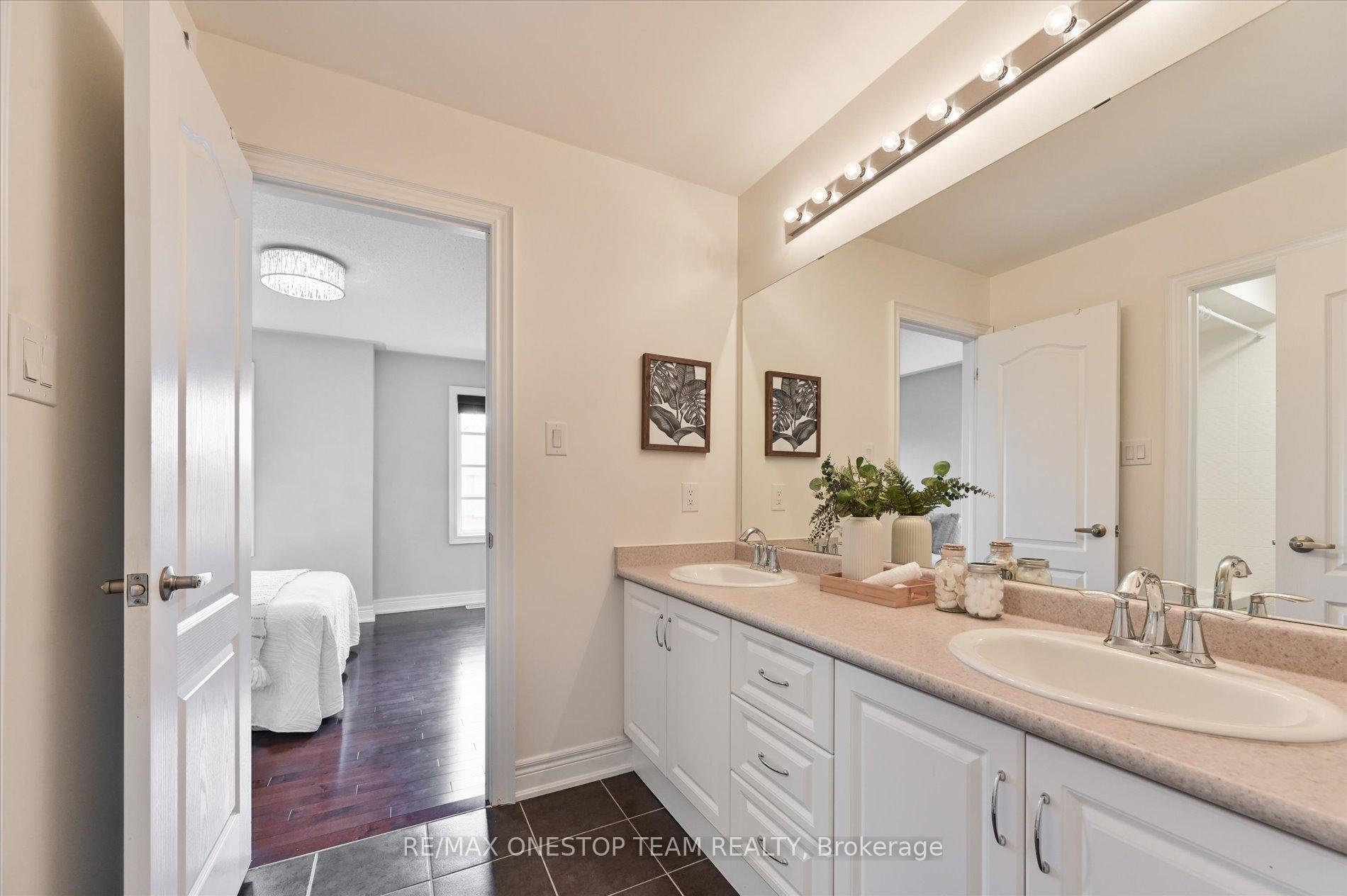 Photo 29 of 82 Heritage Estates Road, Vaughan, Patterson — HOMEH