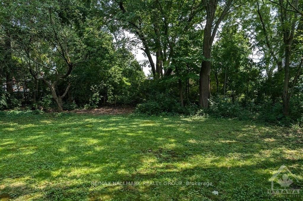 Photo 15 of 537 Moodie Drive, Ottawa, Arbeatha Park — HOMEH