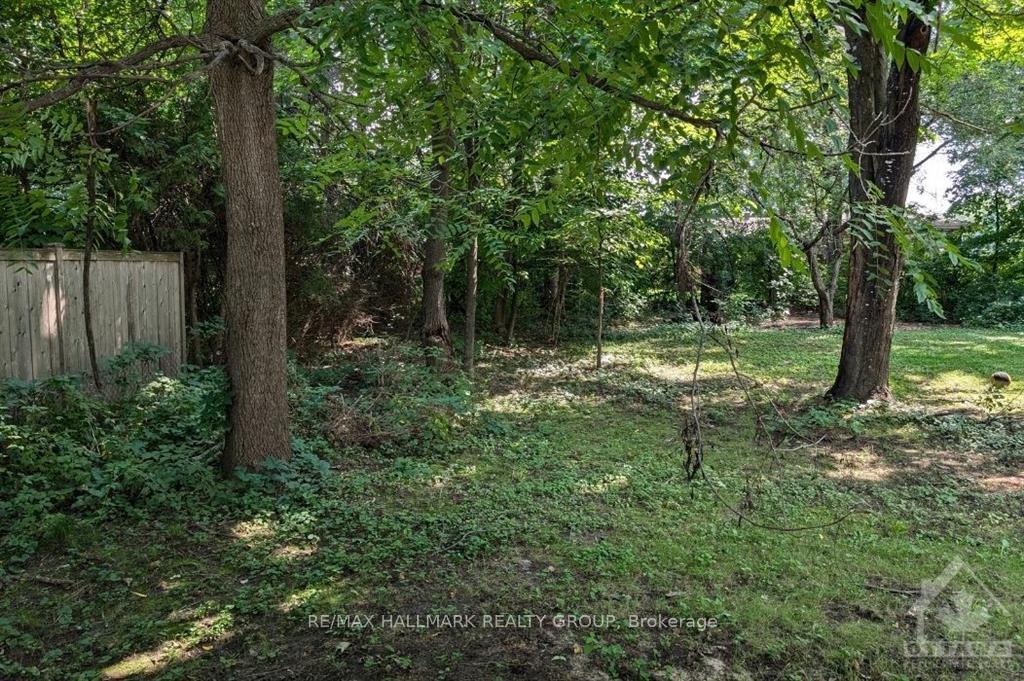 Photo 13 of 537 Moodie Drive, Ottawa, Arbeatha Park — HOMEH