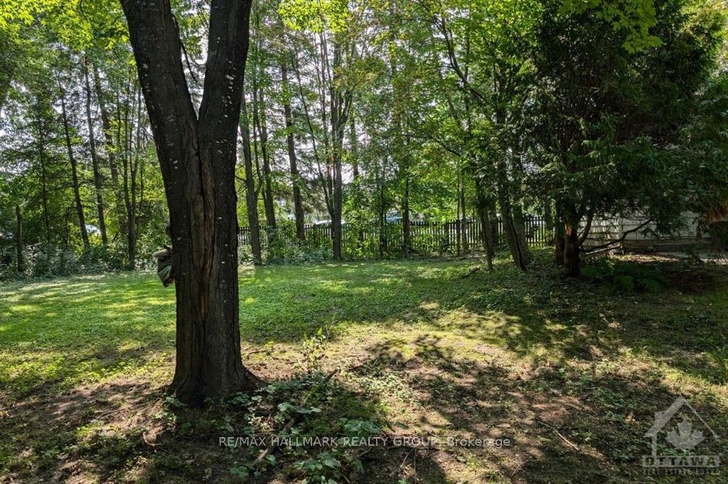 Photo 19 of 537 Moodie Drive, Ottawa, Arbeatha Park — HOMEH