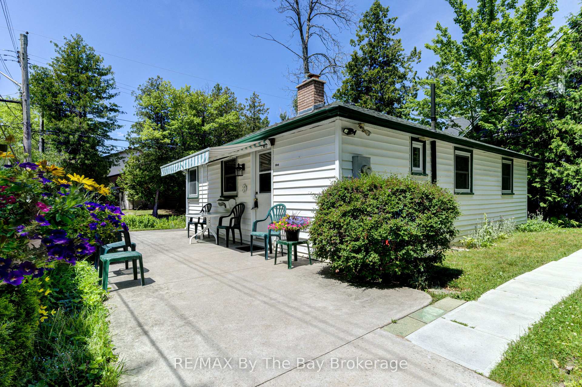 Photo 1 of 1105 Shore Lane, Wasaga Beach — HOMEH